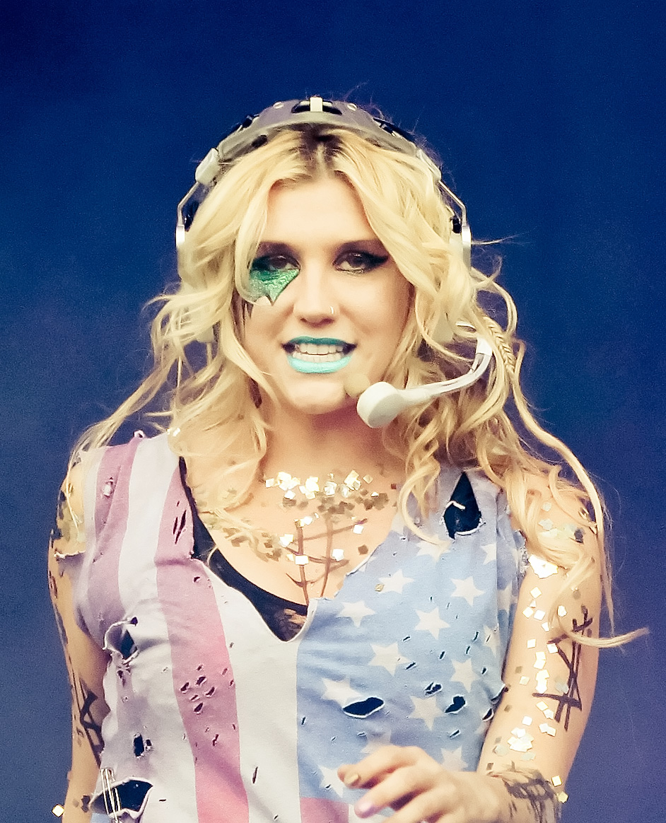  Kesha fans rally in support against producer Dr Luke 